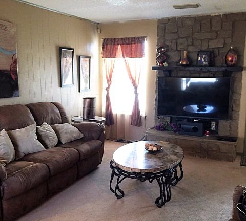 3rd image of 505 Parkwood Dr