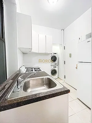 Rented by City Connections Realty | media 4