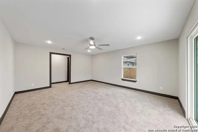 2643 W Gramercy Pl — Photo 19
