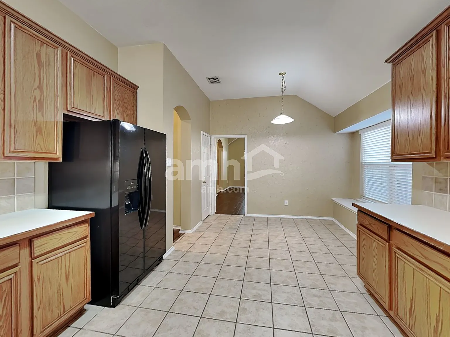 4 bed, 2.0 bath, 2145 sqft, $2,585 — Photo 4