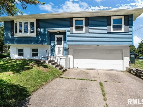 2220 W 49th St, Davenport, IA 52806