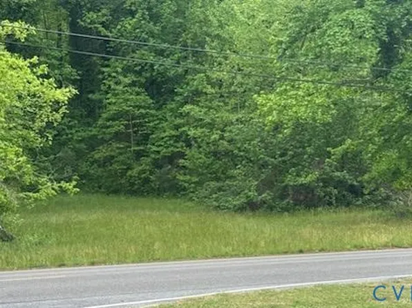 4692 Old Virginia St, Urbanna, VA 23175
