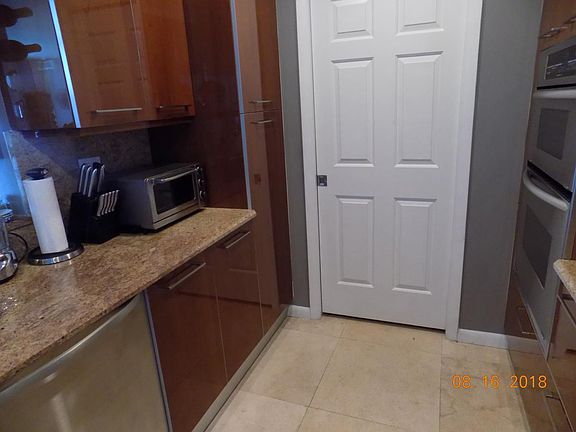 4th image of 1819 SE 17th St APT 1403