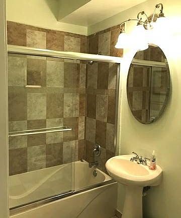 3rd image of 3565 W Lyndale St #3EU