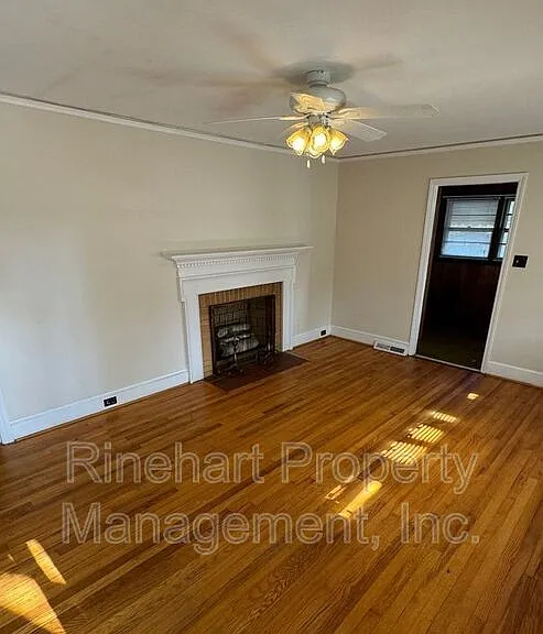 221 Hutchinson St — Photo 7