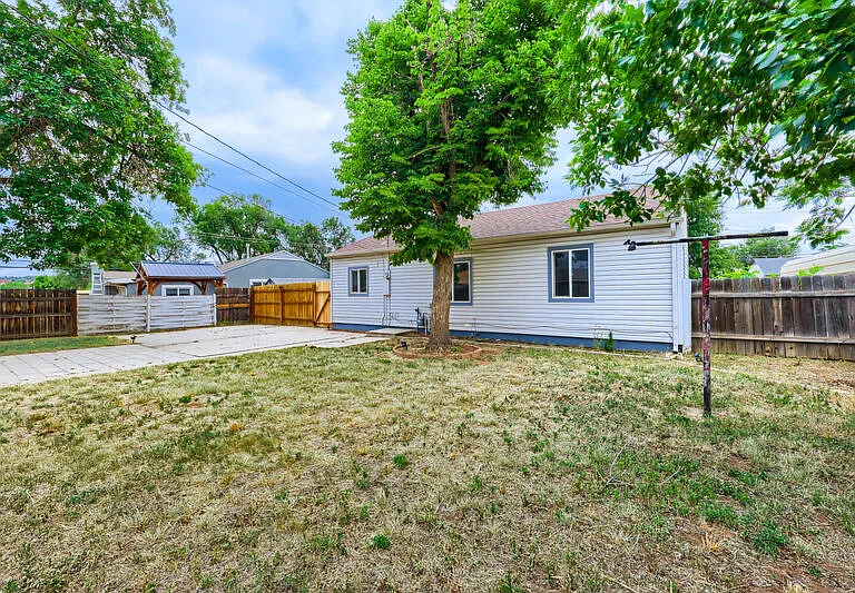 1904 S Hancock Ave — Photo 16