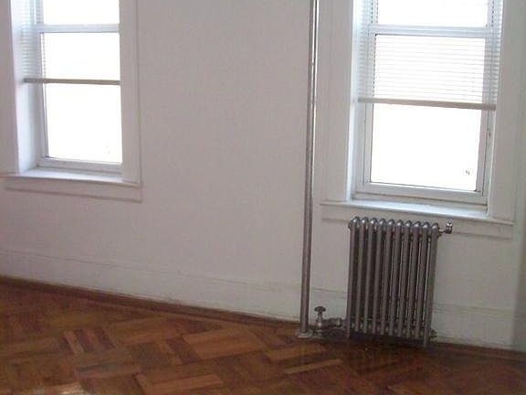 4th image of 905 41st St Floor 2