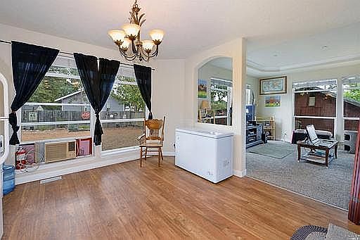 4th image of 465 Woodward Ave
