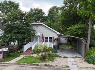 3218 N 17th St, Terre Haute, IN 47804