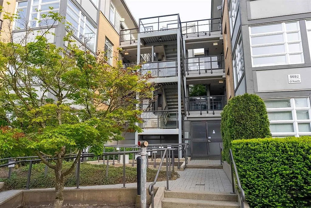 2 bed, 885 sqft, $4,000 — Photo 2