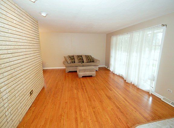 4th image of 2200 Buckingham Ave