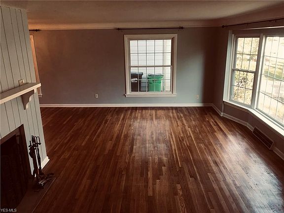 4th image of 3791 Bridgeview Dr