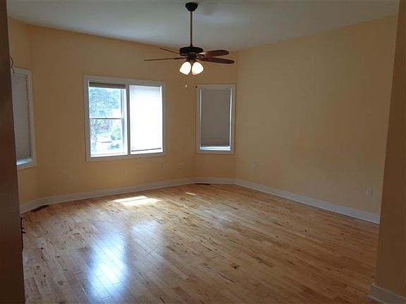 4th image of 518 E Lincoln Ave