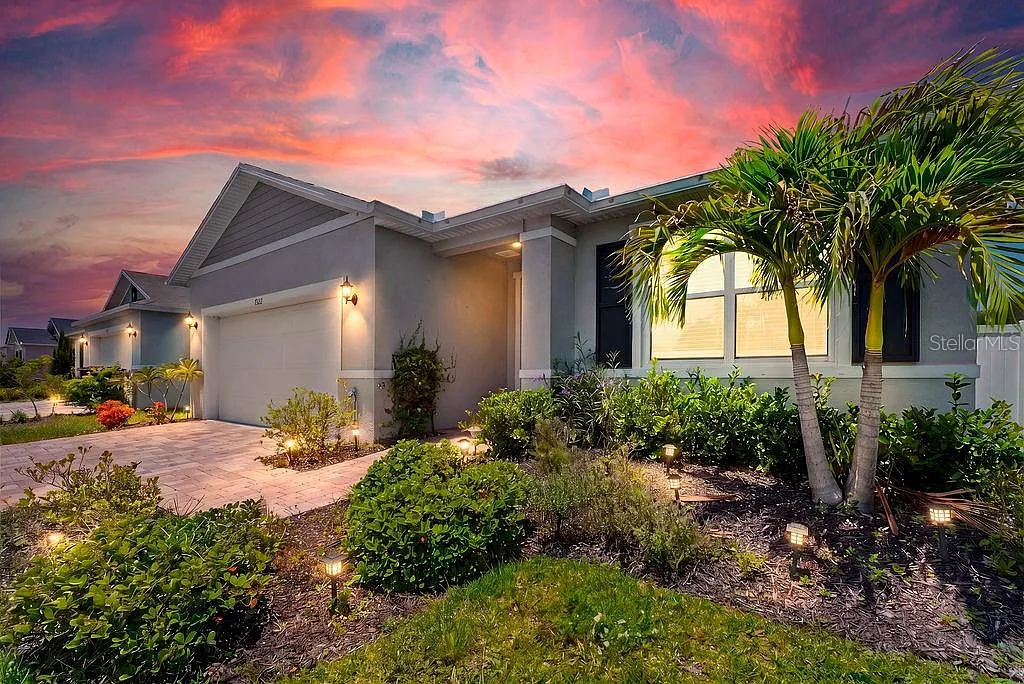 5 bed, 3.0 bath, 2328 sqft, $3,900 — Photo 1