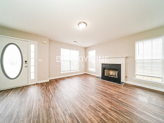 3rd image of 1038 Wynnbrook Ln