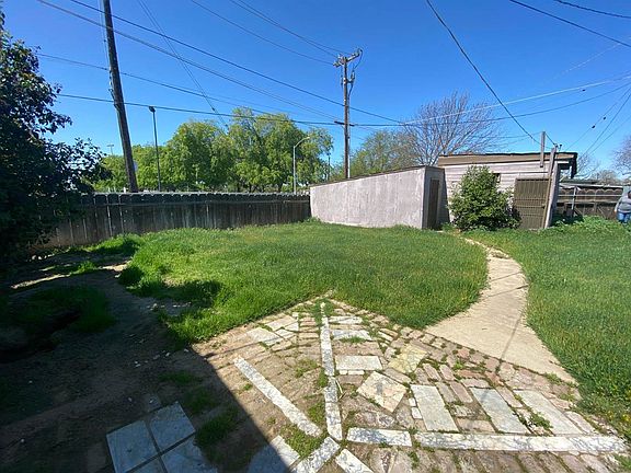 2nd image of 452 W Myers Ave