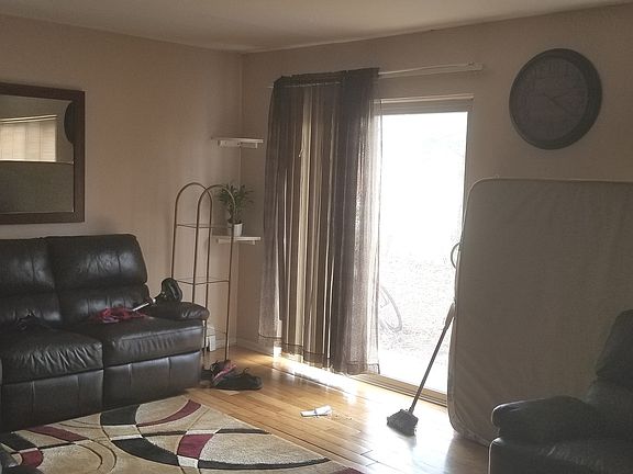3rd image of 6613 Scott Ln APT 4