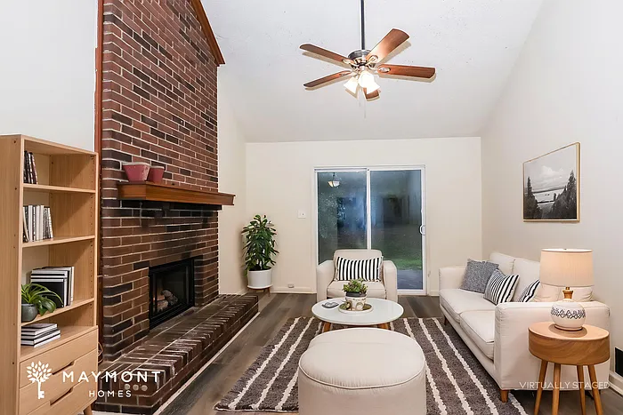7074 Williamsburg Dr — Photo 4