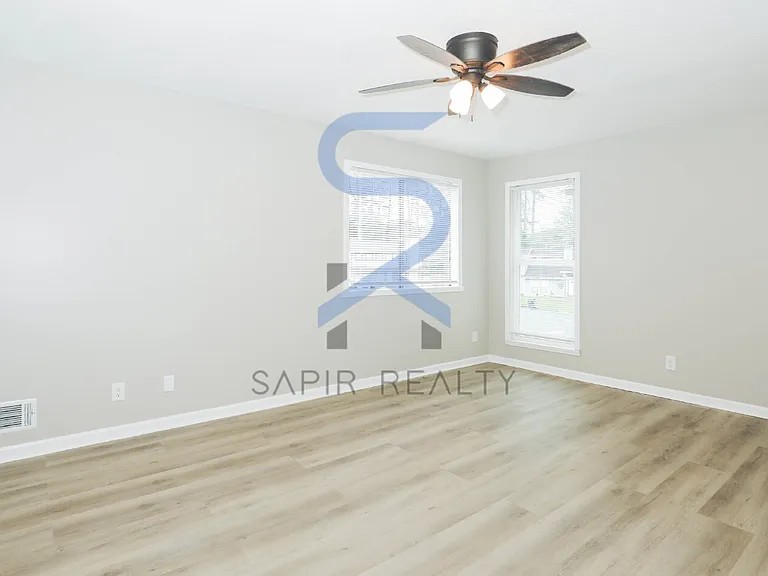 779 Edenton Ct — Photo 8