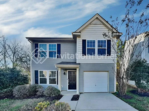 233 Aershire Ct, Charlotte, NC 28205
