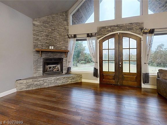 2nd image of 1207 Pine Hollow Dr