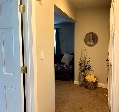 5th image of 723 Washington St APT D