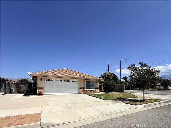 2nd image of 4892 Merlyn St