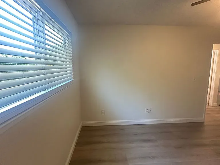 15165 Pratola Ct — Photo 31