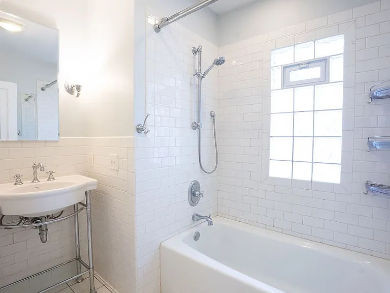 4142 Sheridan Ave N — Photo 11