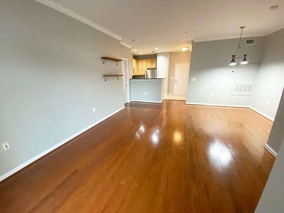 4th image of 2465 Army Navy Dr Unit 1-1-215