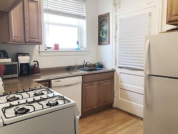 4th image of 2131-32 W Giddings St #2131-3B