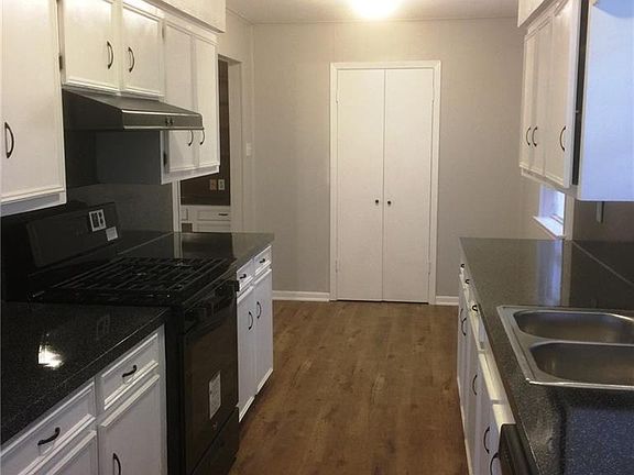 4th image of 2226 Heather Glen Dr