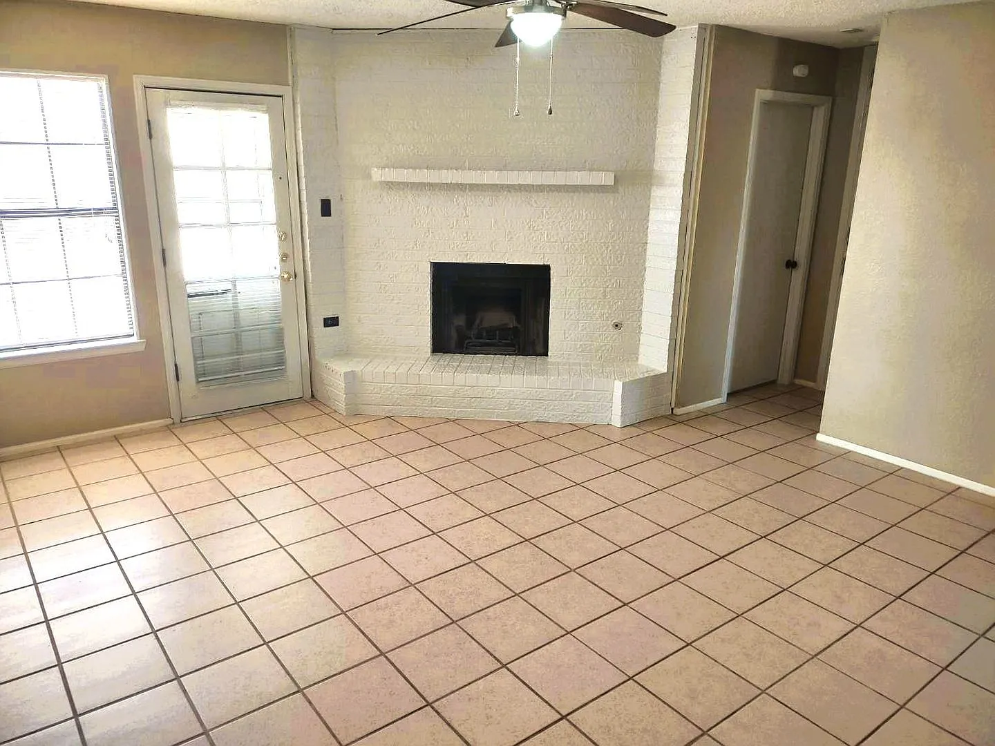 Adorable Single Level Westside Home With Refrigerated Air Located In Quiet Well Established Neigh... — Photo 4