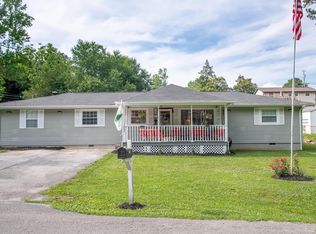 802 Lynn Ln, Rossville, GA 30741