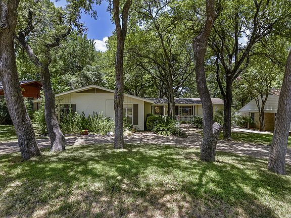 4th image of 3006 Oakhaven Dr