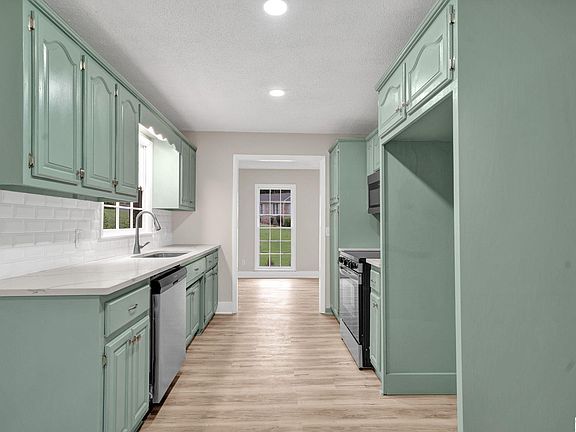 2nd image of 300 34th Ave NE