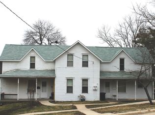 506 Oak St, Decorah, IA 52101