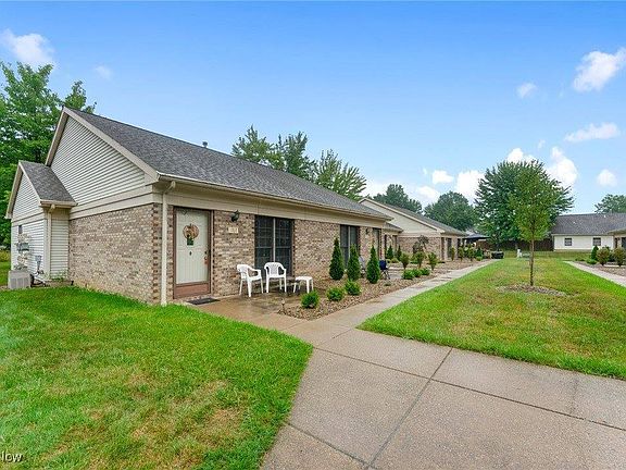 3rd image of 1707 W Hampton Dr