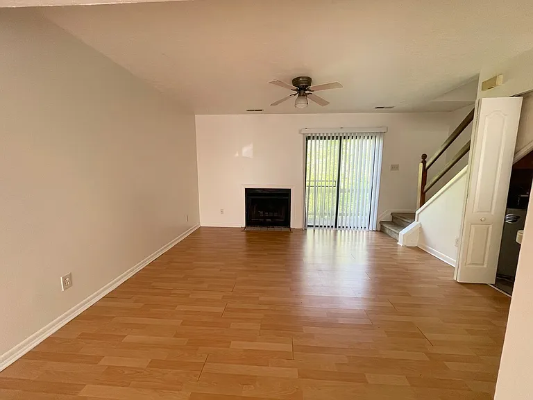 1430 Tenbury Dr — Photo 2