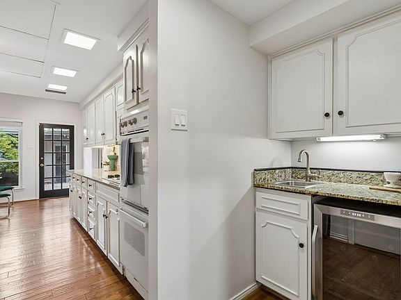 5th image of 3335 Prescott Ave #3335