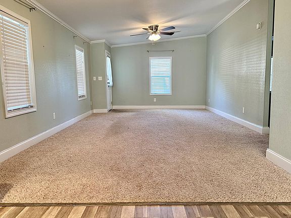 3rd image of 614 Klickety Klak Ln