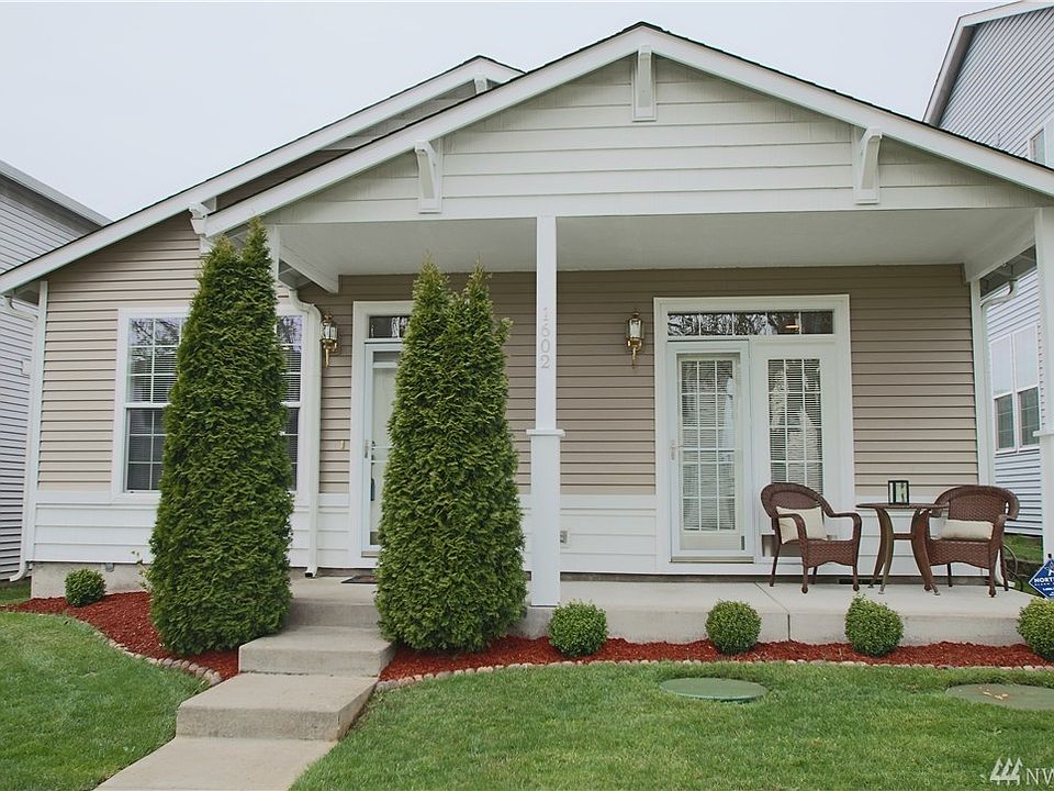 1st image of 1602 Goldeneye Ln SE