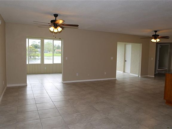 2nd image of 2506 Oak Run Blvd