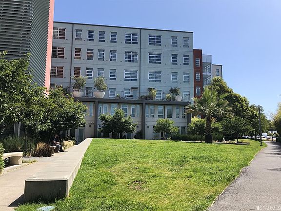 5th image of 888 7th St Unit 210