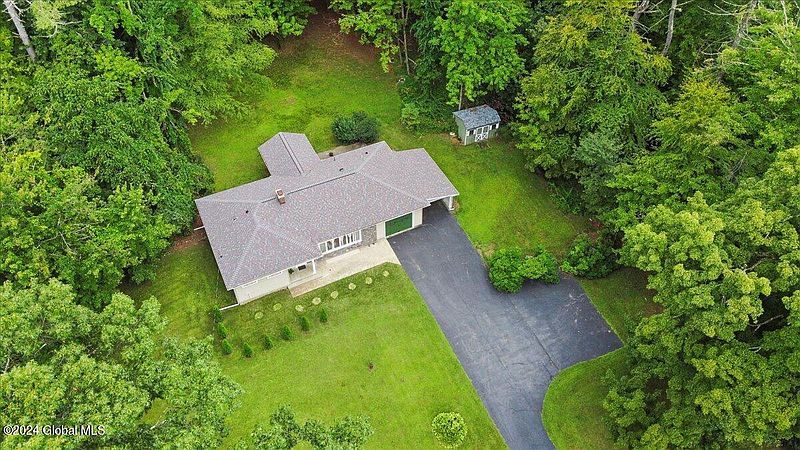 3rd image of 1285 Ridge Road