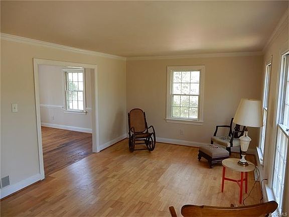 5th image of 8322 Glendale Ln