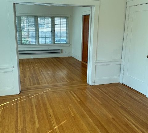 5th image of 330 Van Buren Ave #6