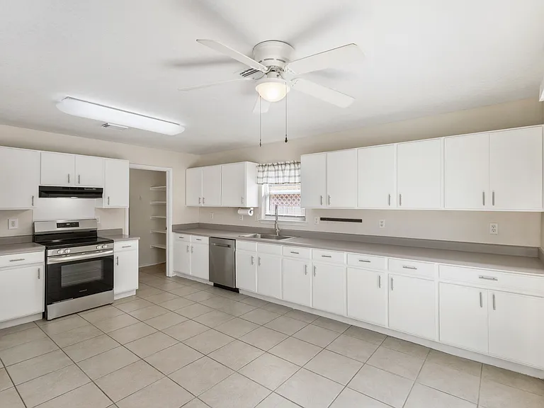 372 Copper Hill Dr — Photo 8