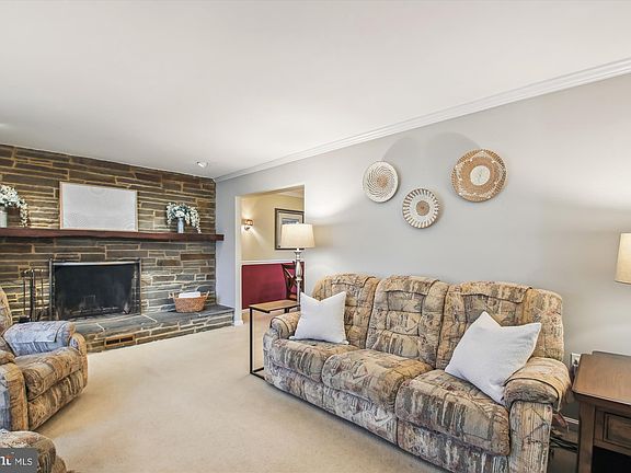 5th image of 545 Kenora Dr