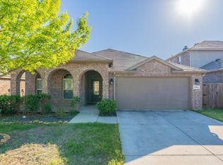 1004 Cheyenne Dr, Aubrey, TX 76227